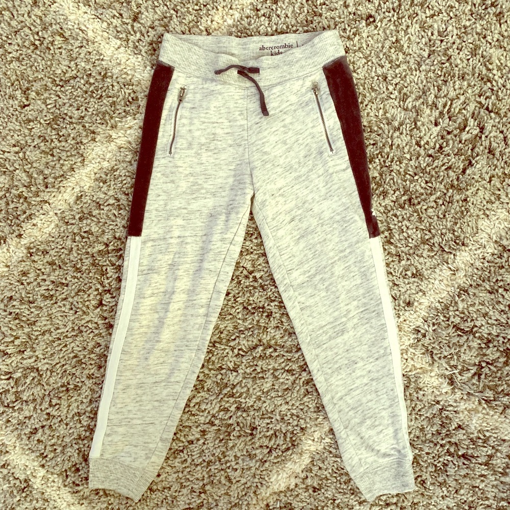 🧡Abercrombie kids gray jogger (size7/8)